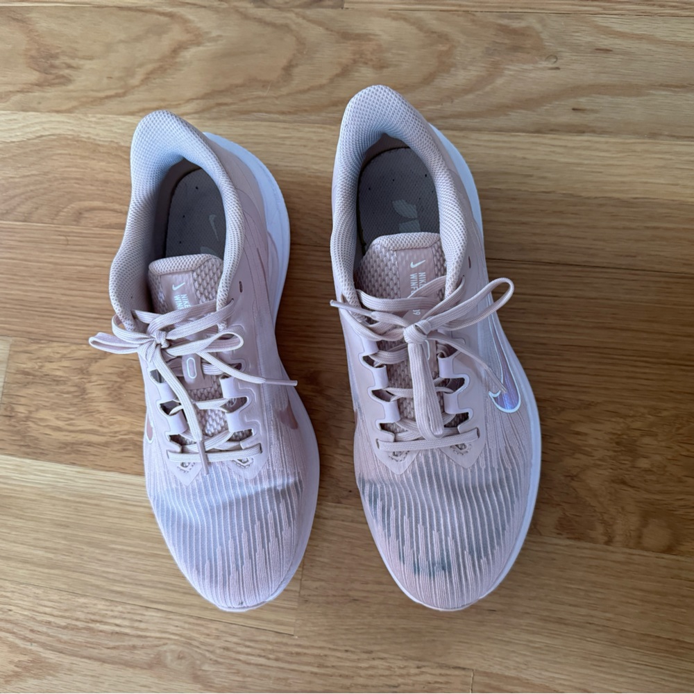 Women’s Nike Winslow 9 Running Shoes (Size 8)